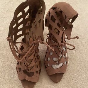 Schutz tan heels